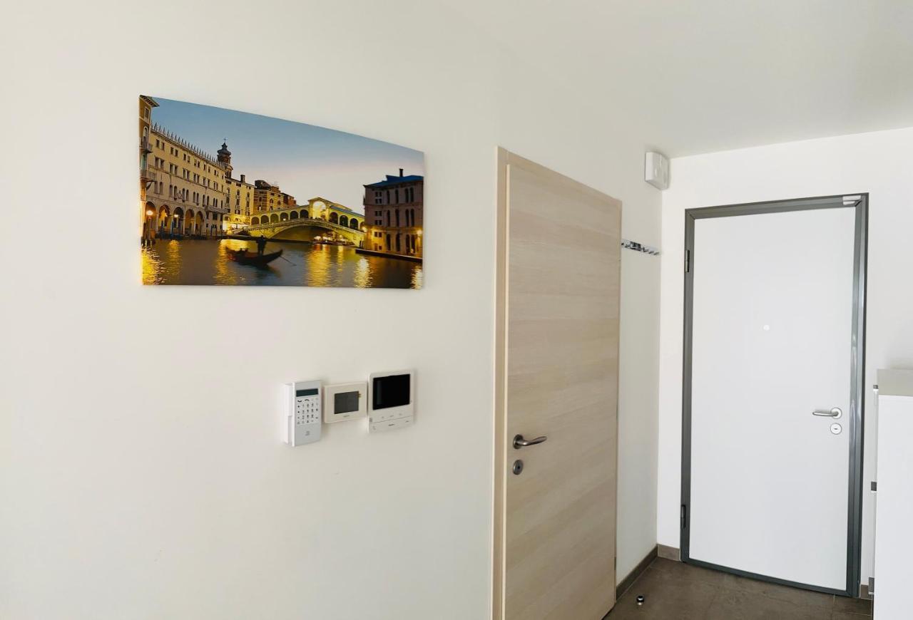 Lac Arte Postale Annecy Exteriör bild